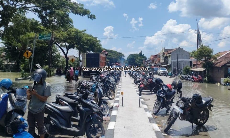 Lokasi wartawan Lerengmuria.com Lintang, memarkir sepeda motornya