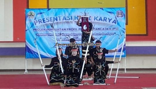 Salah satu penampilan tari dari Provinsi Kalteng yang penuh atraktif di pagelaran P5 SMAN 3 Pati