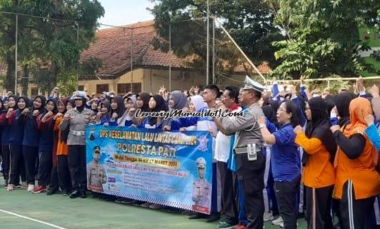 Kegiatan Sosialisasi Glorifikasi Operasi Keselamatan Lalu Lintas Candi 2024 oleh Satlantas Polresta Pati di SMAN 3 Pati