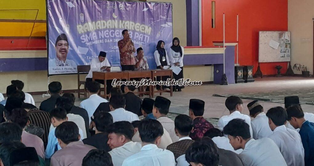 Pembukaan acara Pesantren Ramadhan oleh Plt. Kepala SMAN 3 Pati Kaslan, S.Pd., Mat., M.M. di Auditorium