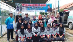 Foto bersama siswa SMK TBI Pati dengan guru pendamping dan perangkat Desa Sugiharjo Pati