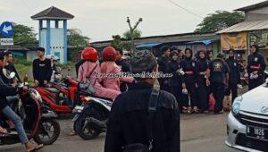 SH Terate Ranting Tayu bagi takjil di Desa Tayu Kulon sebagai wujud syiarnya organisasi baru-baru ini