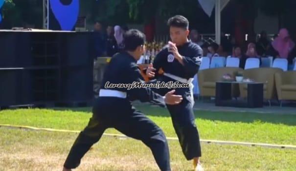 Penampilan pencak silat dalam memeriahkan Smansa Day beberapa waktu yang lalu di SMAN 1 Pati