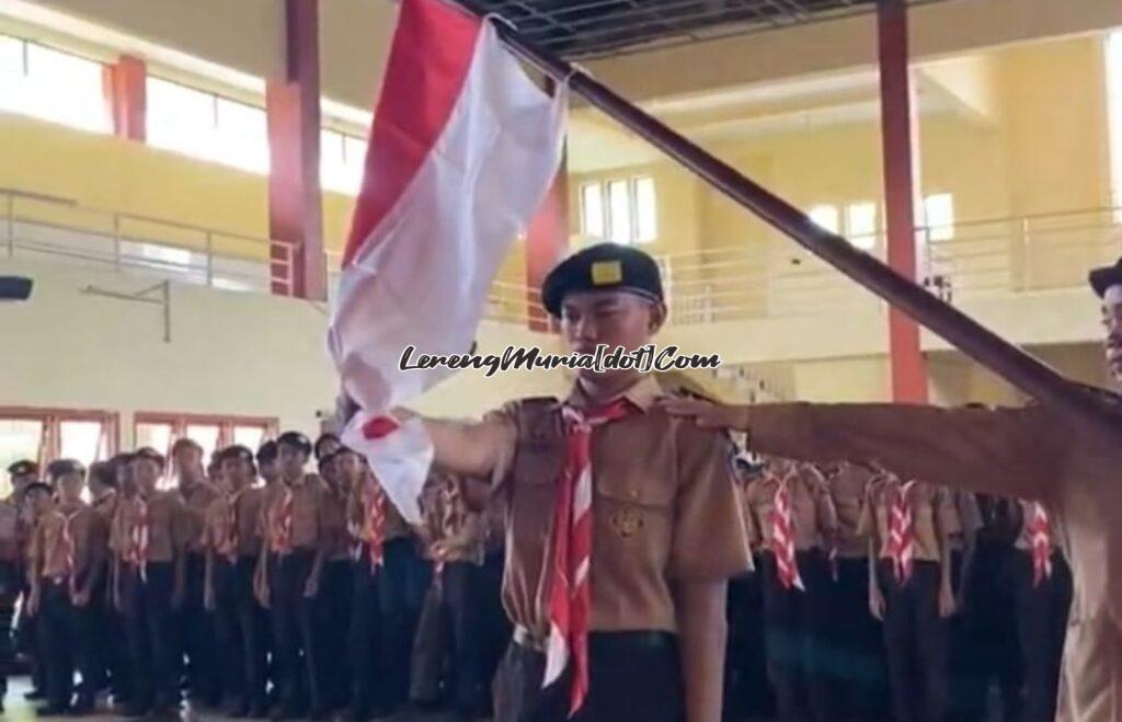 Pengambilan sumpah dan janji dalam pelantikan Penegak Bantara SMAN 3 Pati