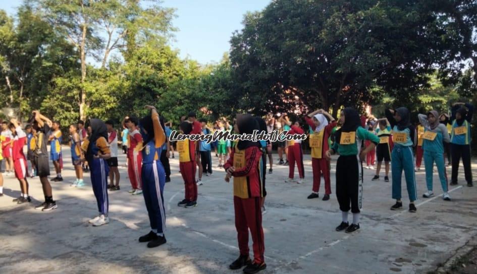 Pemanasan di lapangan futsal yang diikuti 63 CPD KKO SMAN 3 Pati