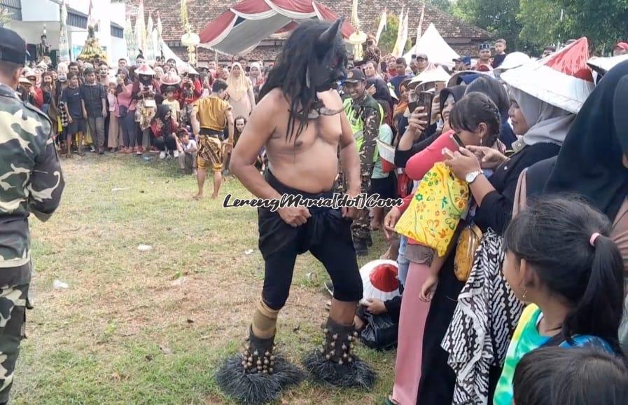 Hadirnya tokoh Kebo Marcuet menambah semaraknya Kirab Budaya Desa Sukoharjo Pati dan lebih _Njawani_