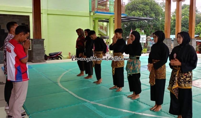 Para atlet pencak silat O2SN SMA Cabdin III Jateng siap bersaing