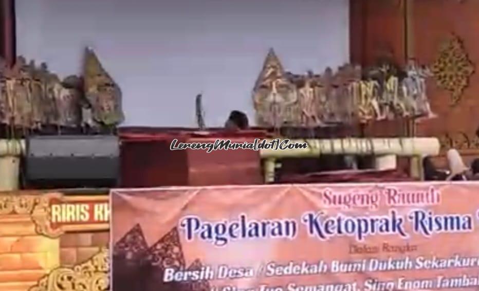 Pagelaran wayang kulit sedekah bumi Dukuh Sekarkurung Muktiharjo bersama dalang Ki Bondan Guno Diproko