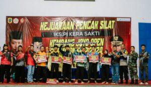 Para juara umum, pesilat terbaik dan MVP dari even Kembang Joyo Open Championship 2024 di GOR SMK Kesuma Margoyoso