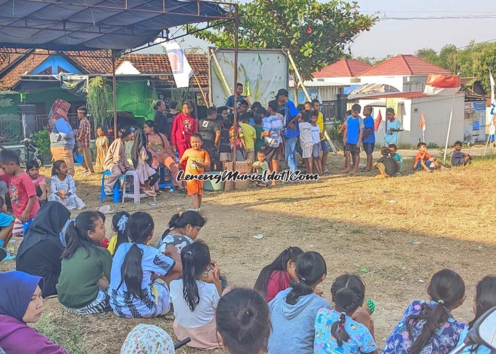 Warga memenuhi lapangan untuk memeriahan HUT RI ke 79 di Desa Mataraman Pati dengan berbagai lomba dan acara