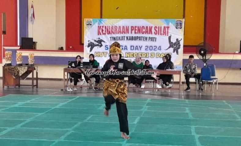 Salah satu penampilan dari kategori seni tunggal tangan kosong putri SD/MI