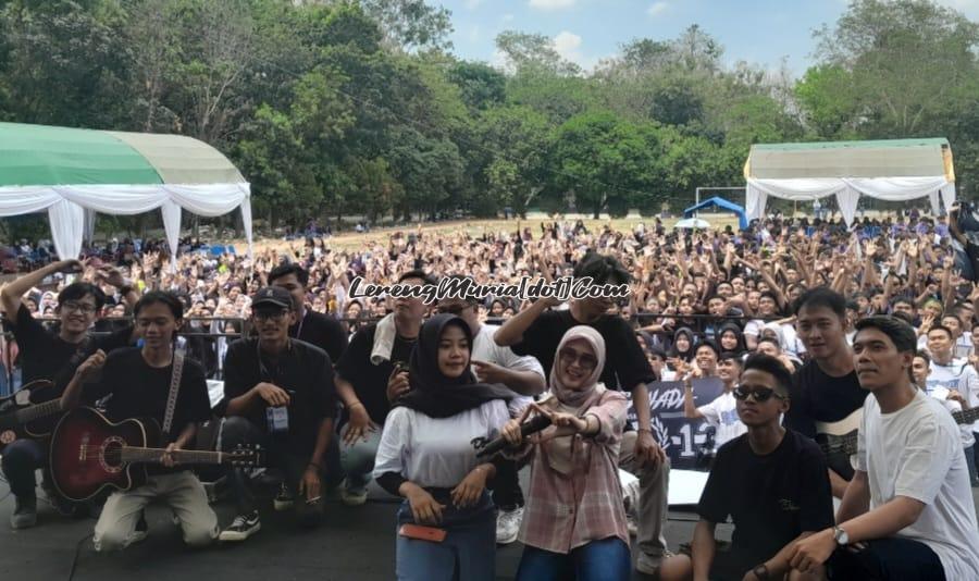 OS Band  dari Pati ikut menyemarakkan SMAGA DAY dengan lagu genre dangdut campur sari juga mendapat sambutan hangat dari penonton