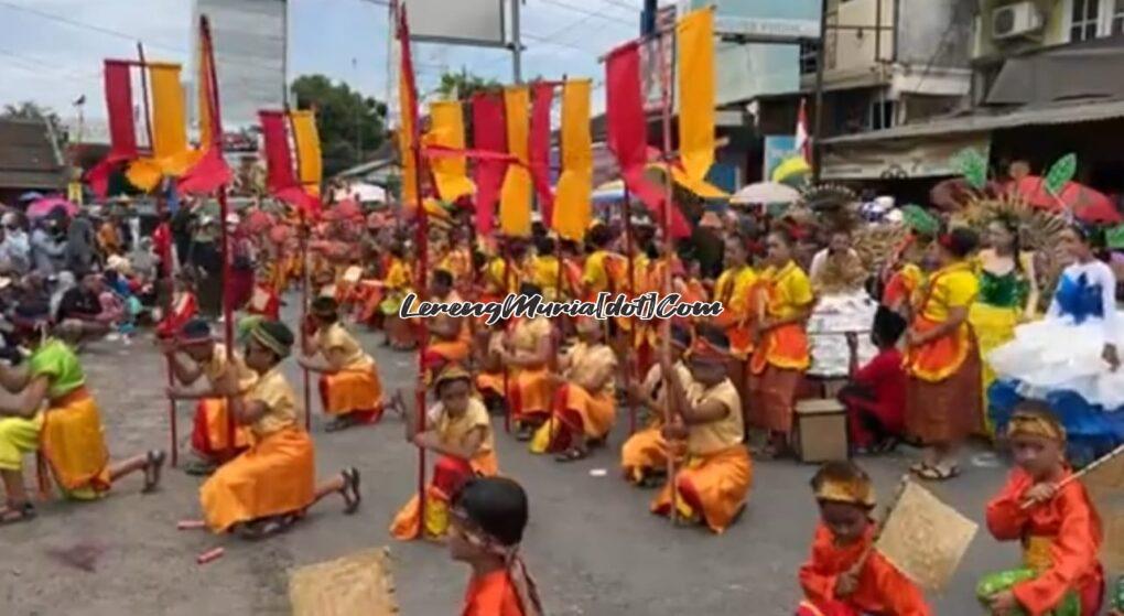 Peserta dari SDN 2 Ngawen memperagakan Tari Sate Blora dan pada akhirnya meraih juara1 kategori SD