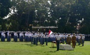 Acara Sertijab Pengurus OSIS/MPK SMAN 3 Pati periode 2024/2025 berlangsung bersamaan upacara bendera hari Senin (7/10/2024) yang lalu