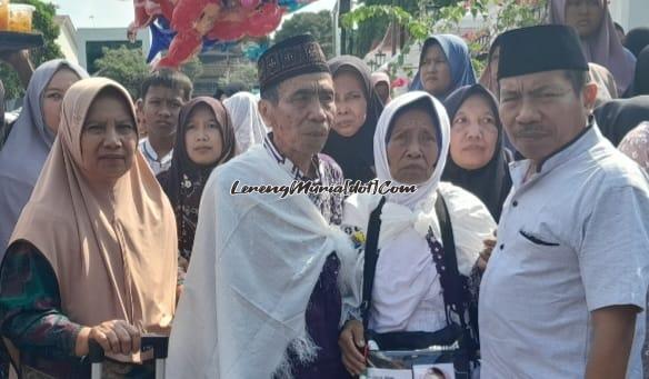 H. Rohmad Sudarto (2 dari kiri) yang pernah belajar Pencak Santri di Jekulo Kudus