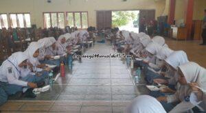 Acara makan siang bersama dalam kegiatan LDK OSIS/MPK SMAN 3 Pati