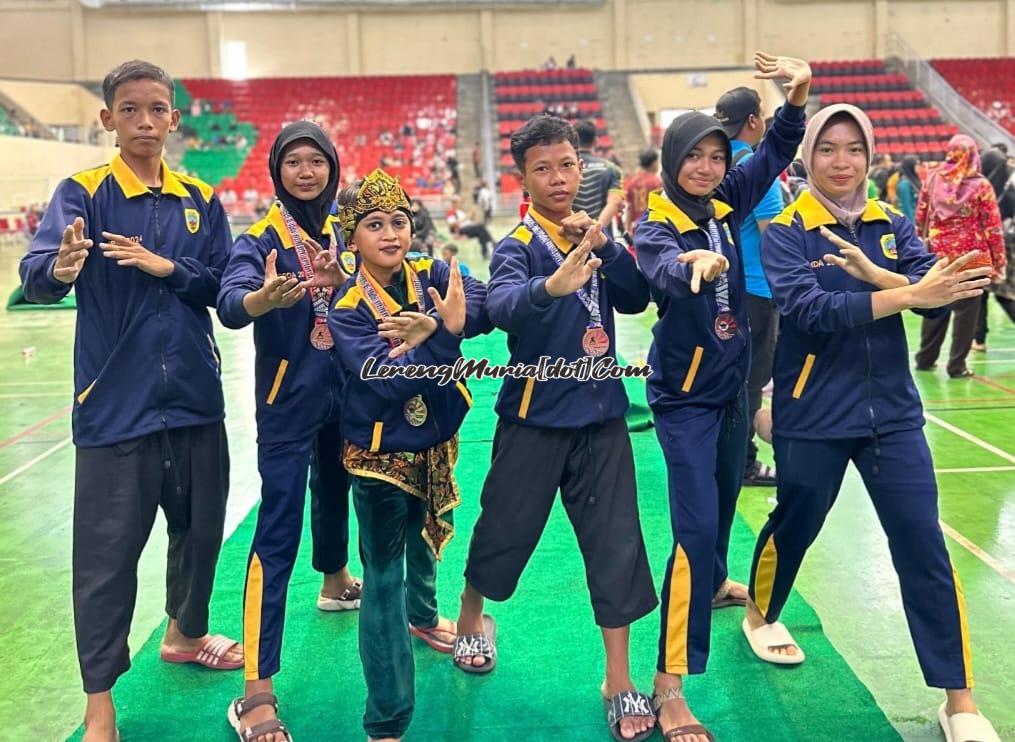 Pesilat Kabupaten Pati yang berlaga di Popda SD/SMP tingkat Jateng 2024 seusai pertandingan