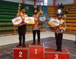 Para juara LBB Praja Abhipraya tingkat Kabupaten Pati memperoleh piala dan piagam, dari kiri ke kanan ( juara 2 SMAN 1 Tayu, juara 1 SMAN 3 Pati, juara 3 SMK Al Falah Winong)