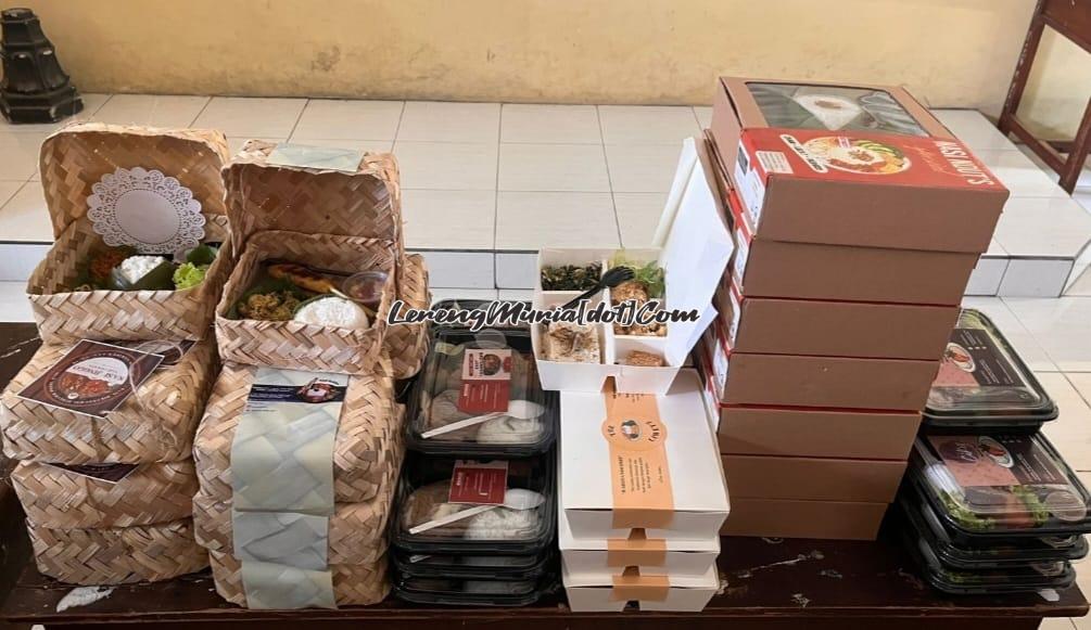 Berbagai masakan khas daerah yang diperkenalkan kepada siswa