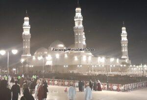 SHOLAT DI MASJID QUBA NAN BERSEJARAH