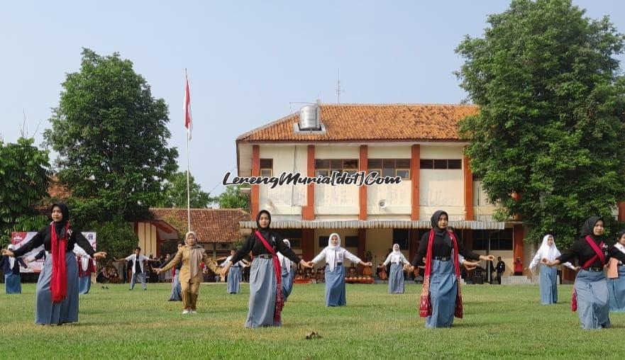 Persembahan dari gabungan ekskul karawitan, teater dan seni tari untuk memeriahkan HGN SMAN 3 Pati