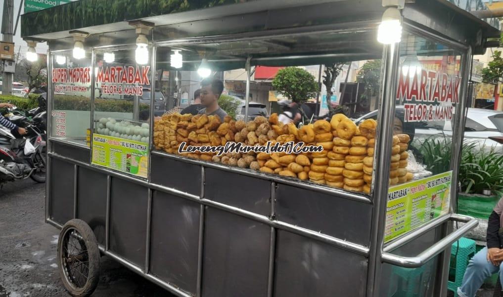 Martabak Bu Hj. Siti Fatimah yang berlokasi di depan GOR Pesantenan Puri Kota Pati