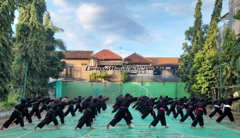 Pesilat SH Terate SMKN 3 Pati sedang berlatih untuk mengikuti UKT akhir Januari dan awal Februari 2025 mendatang