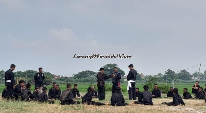 Ranting Trangkil mengadakan UKT di lapangan Desa Rejoagung Kecamatan Trangkil demi siarnya SH Terate