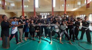 TURIS PRANCIS KUNJUNGI LATIHAN PENCAK SILAT SH TERATE SMAN 3 PATI