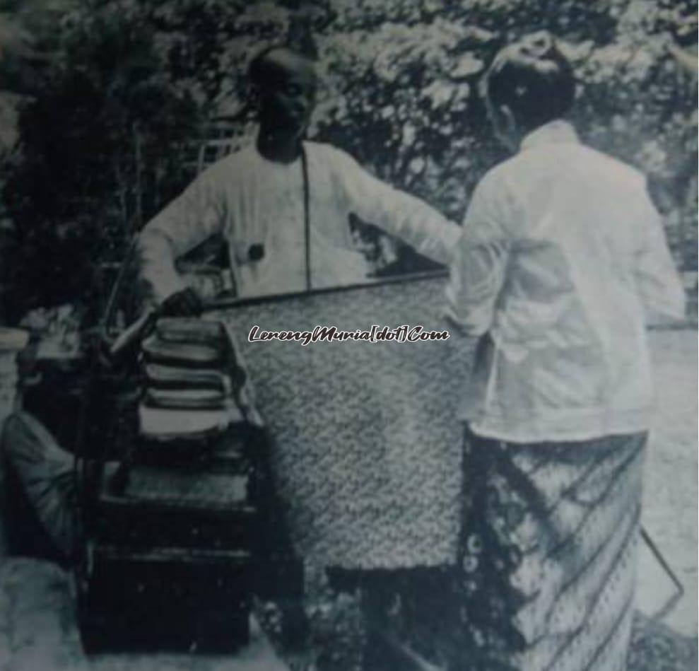 Mindring pakaian pada jaman dahulu (Foto:WordPress.com)