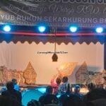 SEDEKAH BUMI DUKUH SEKARKURUNG MUKTIHARJO ADAKAN PENTAS WAYANG KULIT