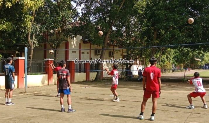 Atlet bola voli sedang mengikuti tes bakat olahraga KKO SMAN 3 Pati