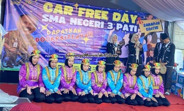 Kekompakan tari Saman meramaikan CFD SMAN 3 Pati