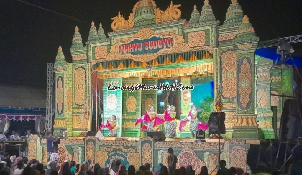 Pementasan kethoprak Wahyu Budoyo meramaikan sedekah bumi Desa Semirejo