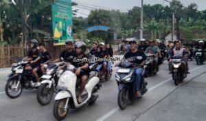 RATUSAN WARGA TREMBULREJO BLORA IKUTI PAWAI PENYANYI NEW PALLAPA 