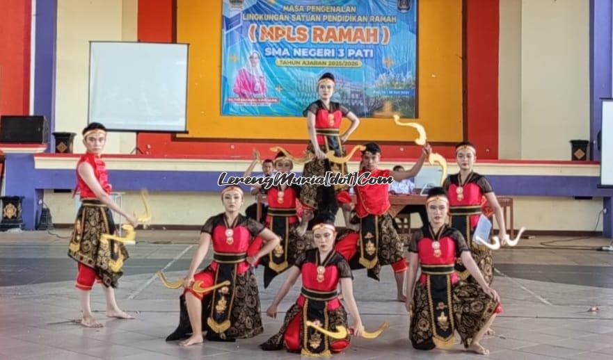 Penampilan yang memukau dari Ekskul Seni Tari SMAN 3 Pati