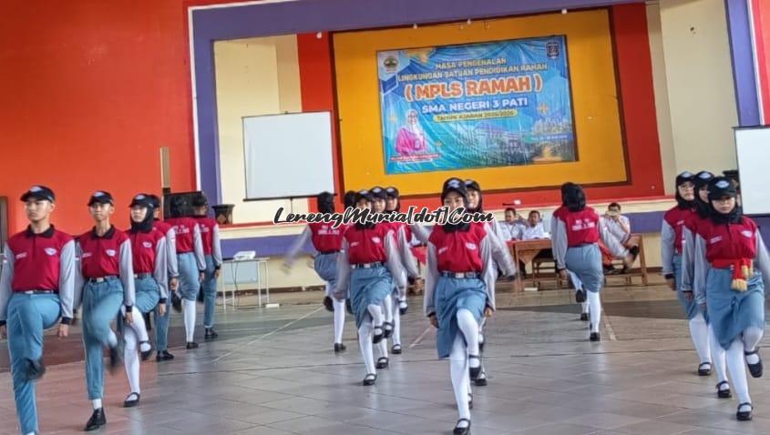 PKS SMAN 3 Pati tampil kompak dan rapi dalam acara Demo Ekskul MPLS | LERENG MURIA PKS SMAN 3 Pati tampil kompak dan rapi dalam acara Demo Ekskul MPLS