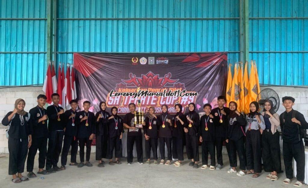 Kontingan SH Terate SMAN 3 Pati memberikan kejutan memboyong piala sebagai juara umum 1 kategori remaja SH Terate Cup IX Cabang Pati
