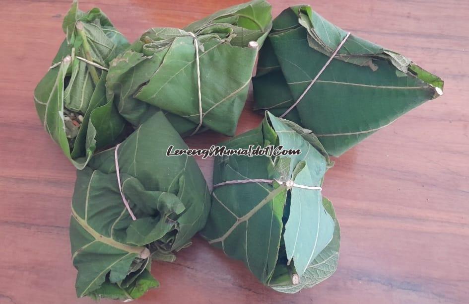 Nasi godong jati yang familier di Kota Pati