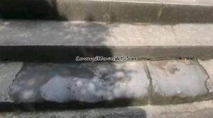 Salah satu anak tangga atau undagan di Makam Raja Jawa Imogiri Yogyakarta yang terdapat jenazah Tumenggung Endranata dan selalu diinjak peziarah