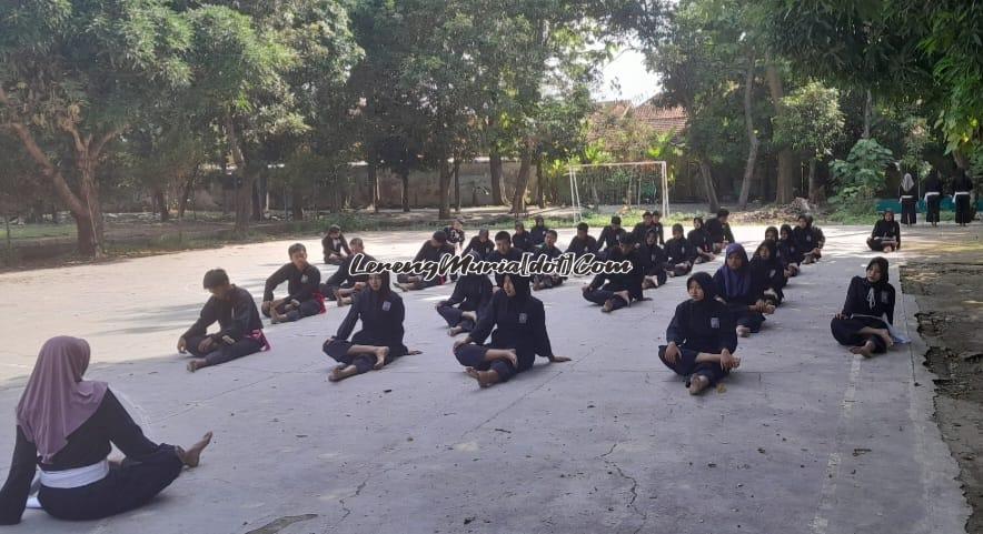 Pesilat SH Terate Komisariat SMAN 3 Pati sedang latihan bersama untuk persiapan UKT