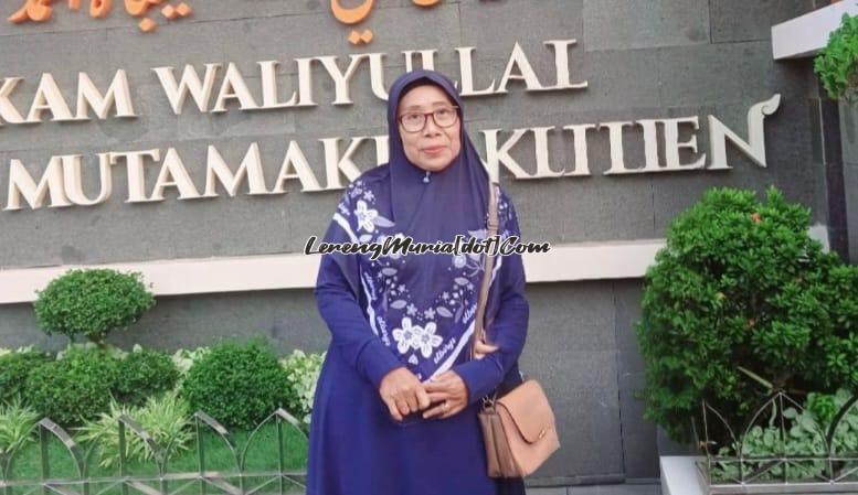 Bu Sutini: bertutur kata lembut