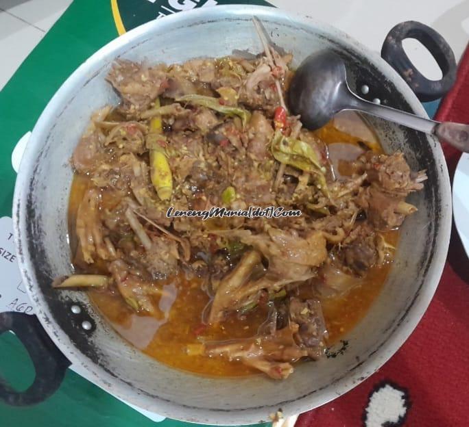 Rica-rica bebek hasil olahan Pak Yuli yang lezat