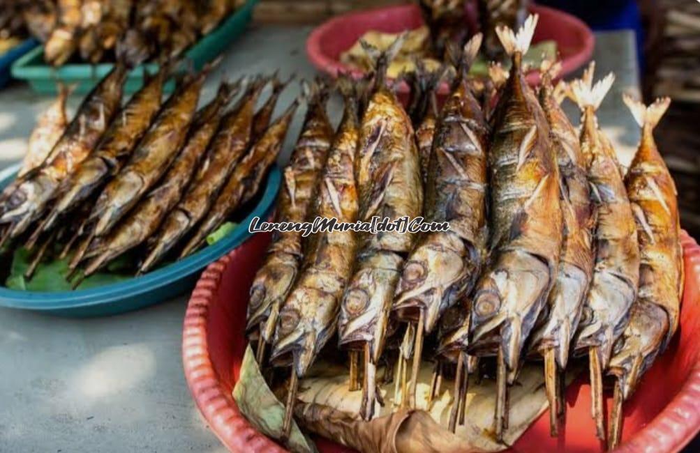 Ikan asap yang sudag siap dikonsumsikan (Foto: Kompas.com)
