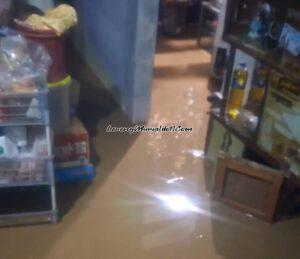 Rumah Wartono di Dukuh Setulan Desa Sidoharjo Pati yang kemasukan air banjir berwarna coklat