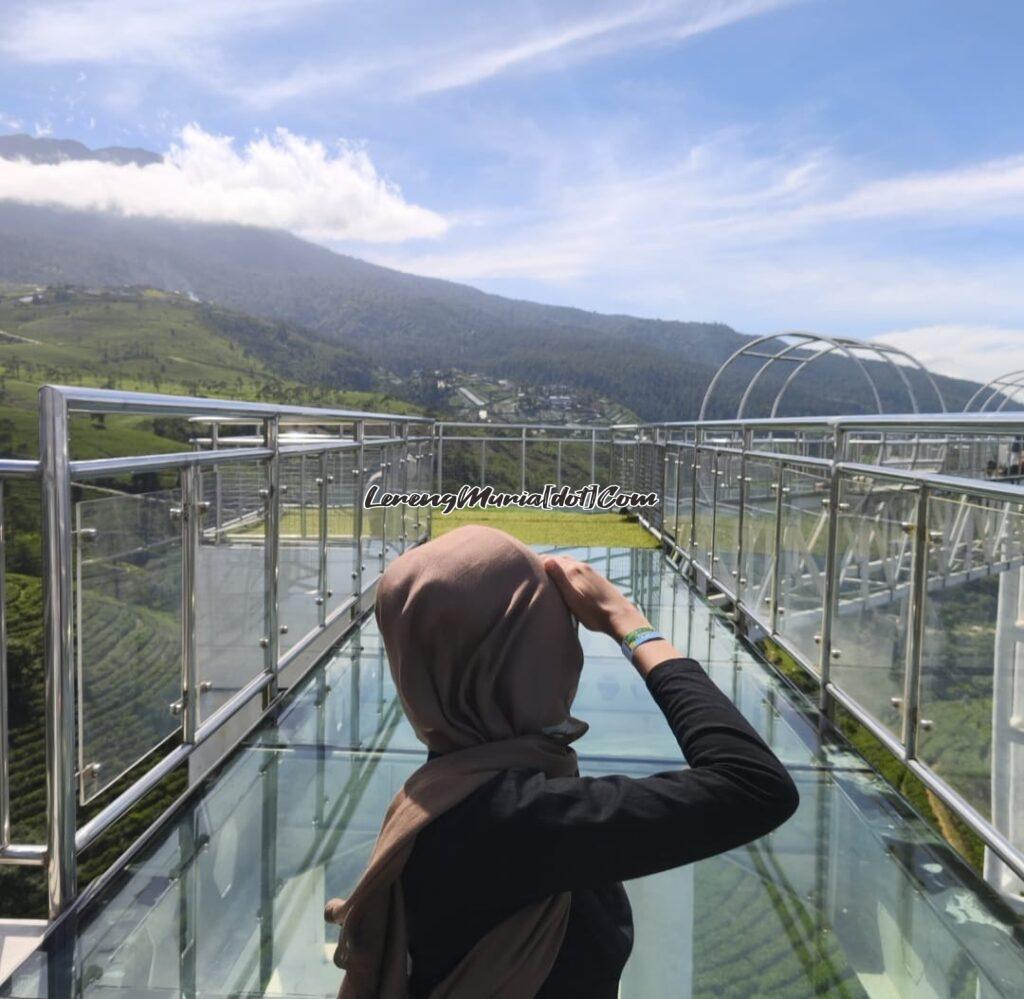 Pemandangan nan indah di atas Sky Hills Kemuning