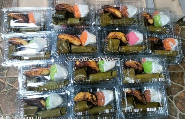 Jajanan berkat yang siap dibagikan kepada sanak saudara dan tetangga dari Trijaya Teknik Karaban Pati untuk menyambut bulan Ramadhan