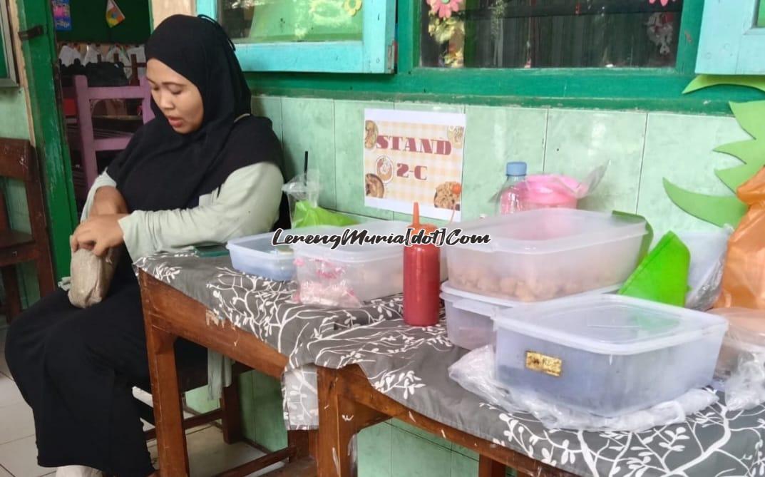 Kegiatan Market Day di acara Expo Ramadhan Ceria yang berkolaborasi dengan orang tua siswa