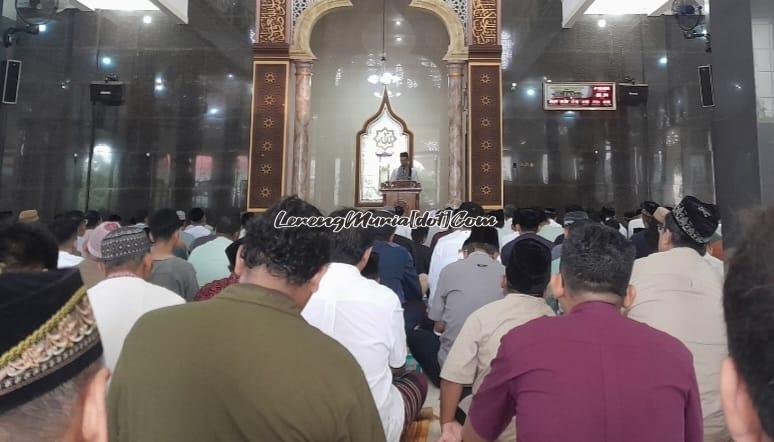 Suasana khotbah Hari Raya Idul Fitri di Masjid Al Muhajirin Perum Rendole Indah Muktiharjo Pati