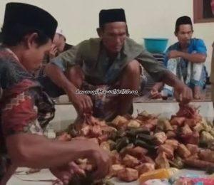 TRADISI KONDANGAN LEBARAN KETUPAT DI MASJID